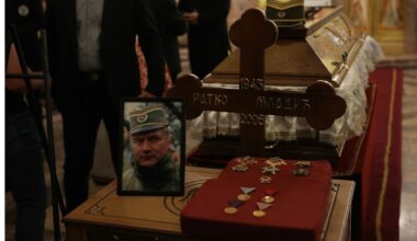 SAHRANA RATKA MLADIĆA NA NASLOVNIM STRANAMA: Svetski mediji izveštavaju o hiljadama ljudi koji su došli da ga isprate!