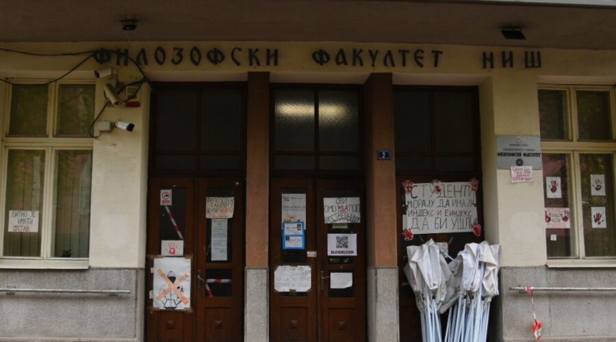 SOLIDARNOST NA DELU U NIŠU: Prikupljeno više od 1,5 miliona dinara za profesore na Filozofskom koji mesecima ne primaju plate!