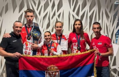 SRBIJA BLISTALA NA SVETSKOM PRVENSTVU U SAVATEU: Nikola Vukčević ponovo šampion, naša reprezentacija osvojila četiri medalje!