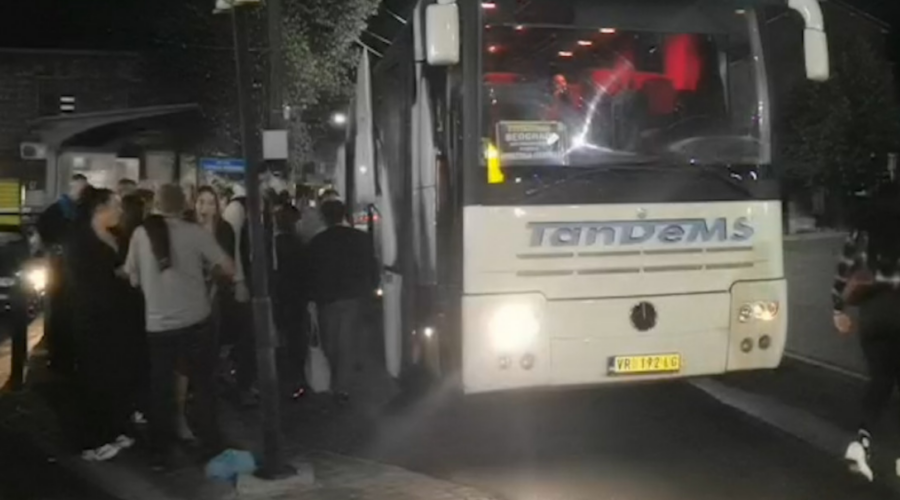 SRPSKI AUTOBUS GAĐAN KAMENJEM NA KOSOVU: U vozilu bilo 15 putnika, napad izazvao strah i uznemirenost!