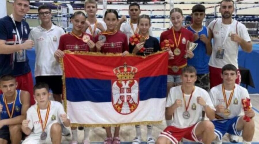 SRPSKI OBILIĆI POKIDALI: Naši mladi bokseri i bokserke se vraćaju iz Španije sa 10 osvojenih medalja!
