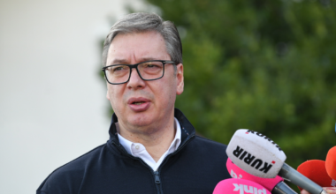 ŠTA SLEDI POSLE VUČIĆEVE OSTAVKE: Izbori najkasnije za 90 dana, funkciju predsednika preuzima predsednica Skupštine!