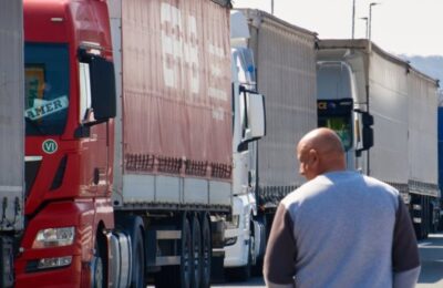 STANjE NA GRANICAMA: Na Batrovcima kamioni čekaju do osam sati
