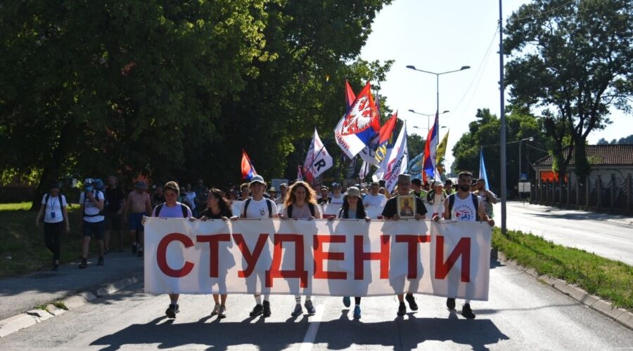 STUDENTI DANAS OBELEŽAVAJU 22 MESECA OD PADA NADSTREŠNICE: Komemorativne šetnje u Beogradu, Novom Sadu i Nišu!