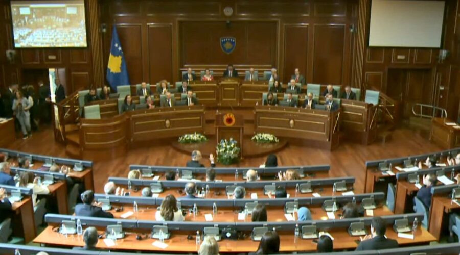 Sednica skupštine u Prištini prekinuta i drugi put danas: Čitaku nije izabrana, poslanici DPK i DSK napustili salu (video)