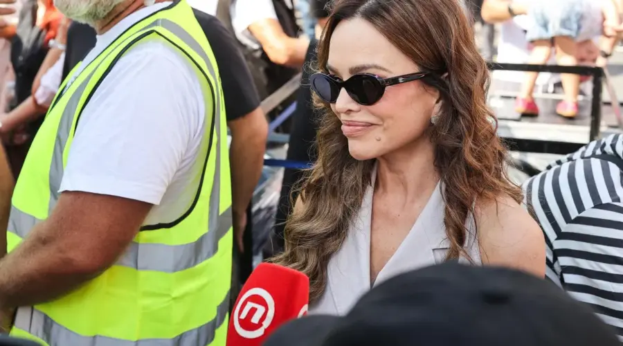 Severina sa protesta u Zagrebu: “Kad su mi korupcijom uzeli dete, deo mene je umro i pretvorio se u vampira koji im pije krv”
