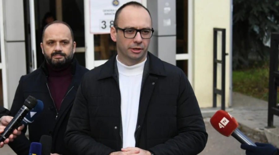 Simić: Kurti krši propise, pravo potpredsednika skupštine pripada srpskom narodu