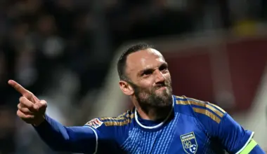 Sramne scene u Prištini: Napadač Kosova slavio UČK, a onda je ceo stadion počeo da skandira