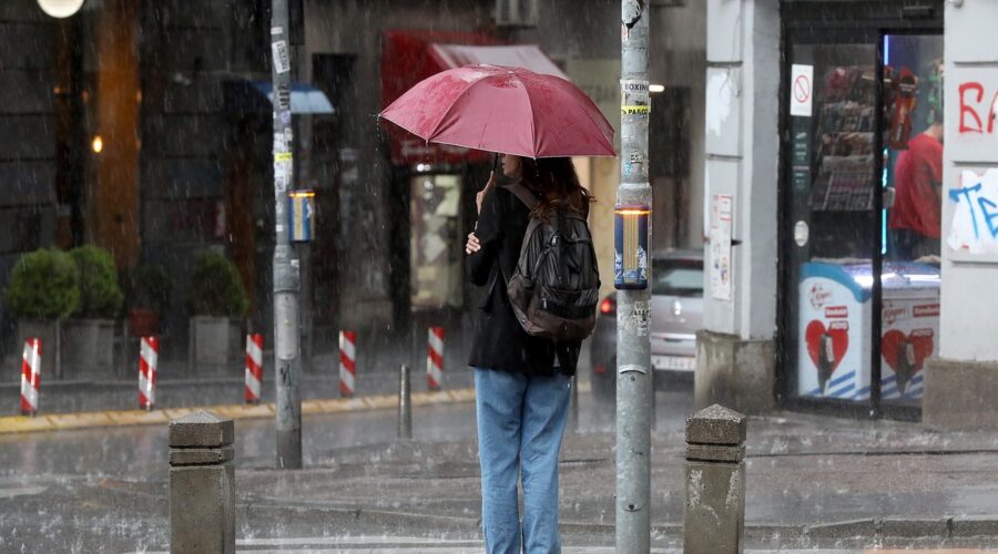 Srbija u okovima hladnog talasa! Stižu pljuskovi i grmljavina: Ovi delovi zemlje su prvi na udaru, a za vikend će biti još gore