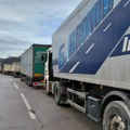 Stanje na putevima: Bez zadržavanja na putničkim terminalima, teretnjaci čekaju sat vremena na Šidu