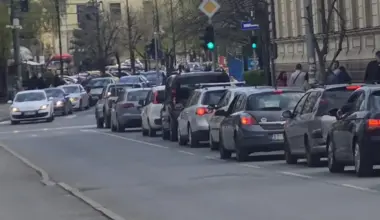 Stanje na putevima: Gužve oko škola
