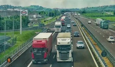 Stanje na putevima: Teretnjaci čekaju i do šest sati na granicama