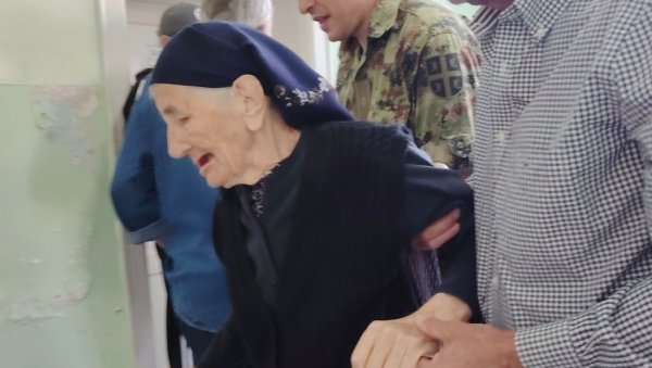 АКЦИЈА ВОЈНИ ЛЕКАР У СЕЛУ: Стигли до најудаљених села, засеока и сокака АКЦИЈА ВОЈНИ ЛЕКАР У СЕЛУ: Стигли до најудаљених села, засеока и сокака