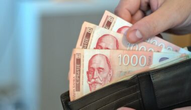 Stiže još novca za penzionere! Do 35.000 dinara je već na računima: Pre povećanja penzija stiže još jedna isplata, ovo su detalji