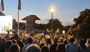 Studenti biciklisti dočekani u Kraljevu i Subotici: Ovacije, baklje, kolo i “Pumpaj” VIDEO