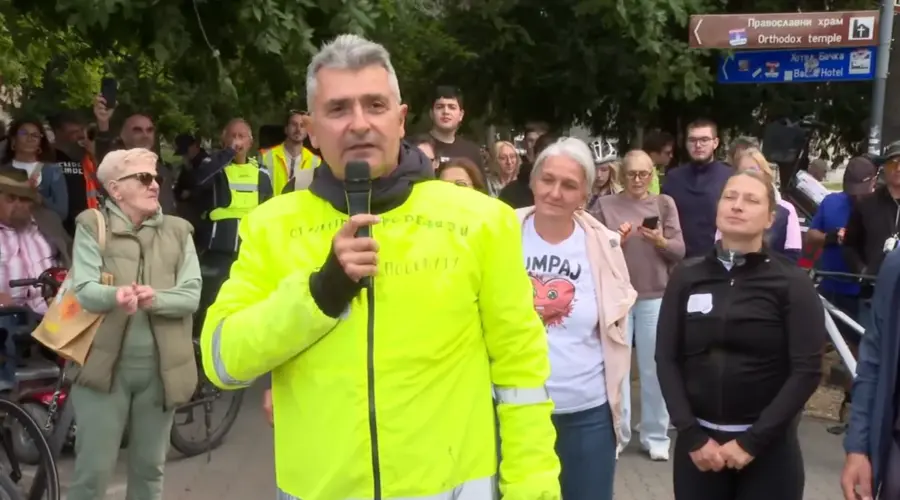 Studenti i doktor Srdanović na bici-turi kroz Vojvodinu, poručuju: “Srbiji donosimo pravdu”