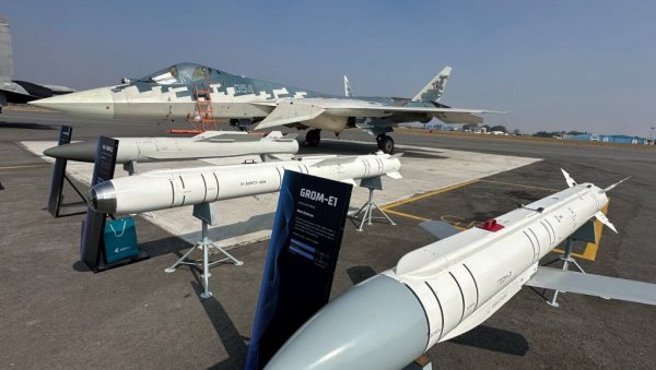 РУСКИ АДУТИ СТИГЛИ У ЕГИПАТ: Су-57 и Јак-130М на аеромитингу у Ел Аламејну (ФОТО/ВИДЕО) РУСКИ АДУТИ СТИГЛИ У ЕГИПАТ: Су-57 и Јак-130М на аеромитингу у Ел Аламејну (ФОТО/ВИДЕО)