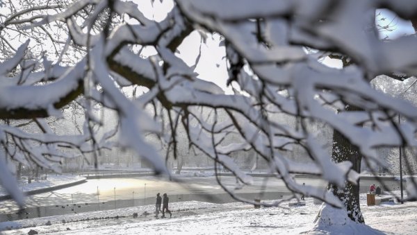 СНЕГ СТИЖЕ СУТРА У СРБИЈУ! Метеоролог објаснио где ће пасти прве пахуље и какво нам време следи у наредним данима