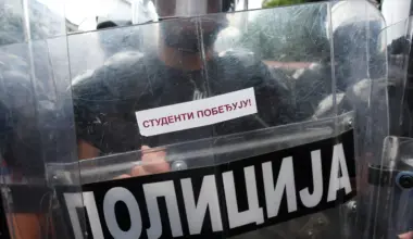 Sve (ne) miriše na oktobar 2000.