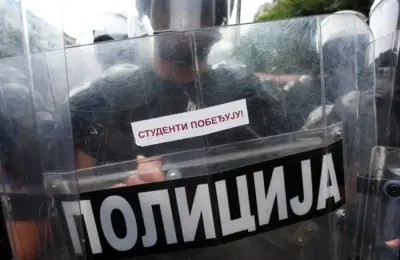 Sve (ne) miriše na oktobar 2000.
