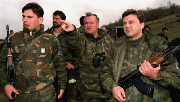 СУДБИНА МУ ДАТА ДА СТРАДА КАО ЊЕГОВ НАРОД: Сведочења репортера Вечерњих новости који су пратили генерала Ратка Младића