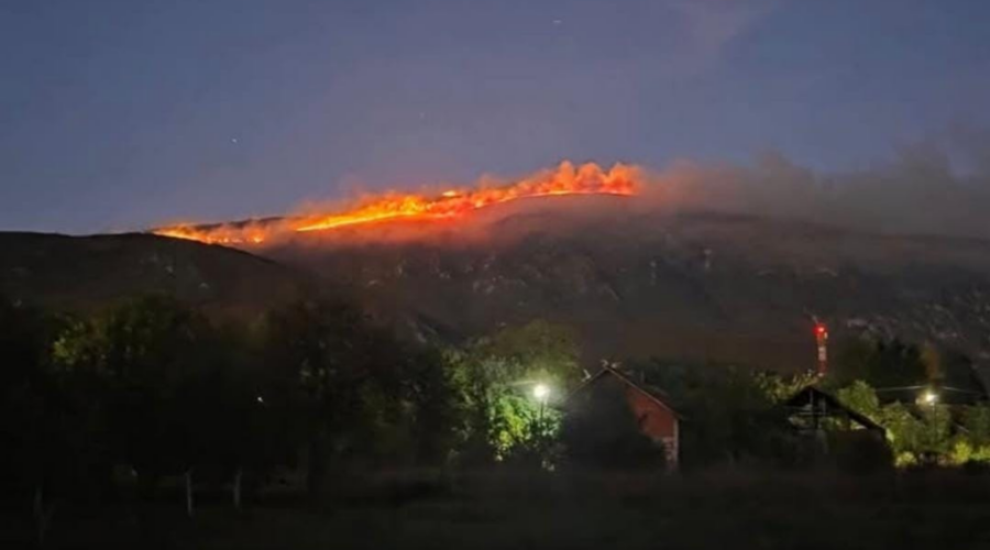 TEŠKA BORBA SA POŽAROM NA SUVOJ PLANINI: Vatrogascima najveći problem teren i nedostatak vode – u pomoć pristigao i ruski Iljušin-76!
