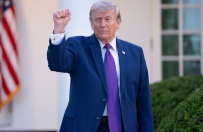 TRAMP KREĆE U MASOVNO ODUZIMANJE AMERIČKOG DRŽAVLJANSTVA: Na meti 40 naturalizovanih Amerikanaca, među njima špijuni, prevaranti i osuđeni kriminalci!
