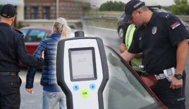 Tektonske promene za vozače: Rigorozne mere stupile su u EU, Srbija sprema isto i vožnja više nikada neće biti ista: Šta su alko-brave i kako funkcionišu