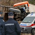 Teška nesreća kod Grocke, muškarac na mestu poginuo! Pronađen bez svesti ispod prevrnutog traktora, lekari Hitne pomoći mogli…