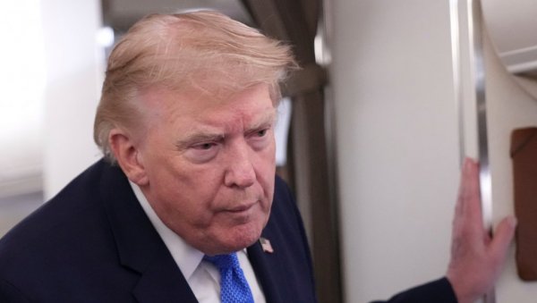 БЕЛА КУЋА ПОТВРДИЛА: Трамп спречио затварање америчке владе пред новембарске изборе БЕЛА КУЋА ПОТВРДИЛА: Трамп спречио затварање америчке владе пред новембарске изборе