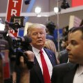 Tramp u ratu s važnim američkim medijima: "Zabranjujem pristup Beloj kući medijima sa lažnim vestima CNN, MSNOW i Politico!