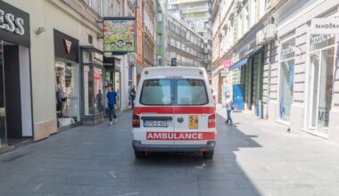 Troje dece ostalo bez desne noge! Pijani vozač ih pokosio kolima ispred kuće, jedan mališan još uvek u komi