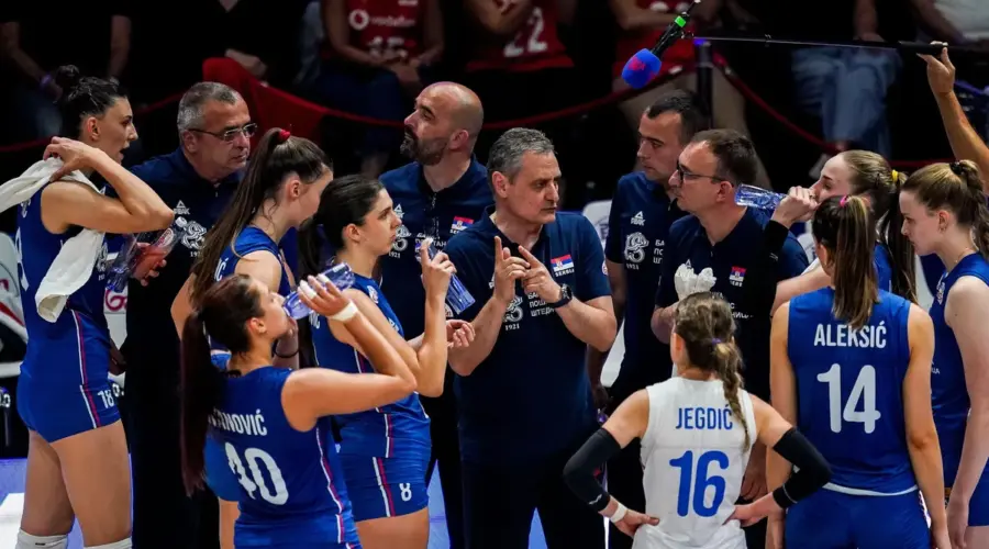 Turci zviždali Zoranu Terziću na dodeli medalja: Odbojkašice Srbije odmah reagovale na bezobrazluk navijača
