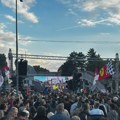 U Kragujevcu dočekani studenti biciklisti „Čuvari Ustava“, obratili se kandidati za poslanike, nakon skupa bakljada pristalica…