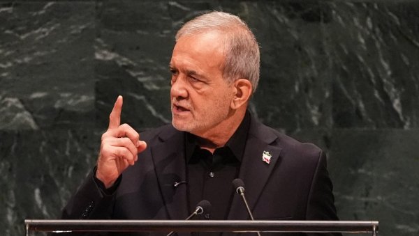 НИКО НЕ МОЖЕ ДА СЕ ОБРАЋА МОМ НАРОДУ ЈЕЗИКОМ СИЛЕ Пезешкијан: У УН сам бранио интегритет иранске нације НИКО НЕ МОЖЕ ДА СЕ ОБРАЋА МОМ НАРОДУ ЈЕЗИКОМ СИЛЕ Пезешкијан: У УН сам бранио интегритет иранске нације