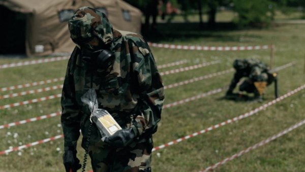ВОЈСКА ЈЕ И ТАМО ГДЕ СЕ ОПАСНОСТ НЕ ВИДИ: У новој епизоди У строју - у АБХО јединицама ВС, вечерас на ТВ Newsmax Balkans у 20.10 часова ВОЈСКА ЈЕ И ТАМО ГДЕ СЕ ОПАСНОСТ НЕ ВИДИ: У новој епизоди У строју - у АБХО јединицама ВС, вечерас на ТВ Newsmax Balkans у 20.10 часова