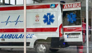 U saobraćajnoj nesreći u Borči teško povređeni muškarac i žena