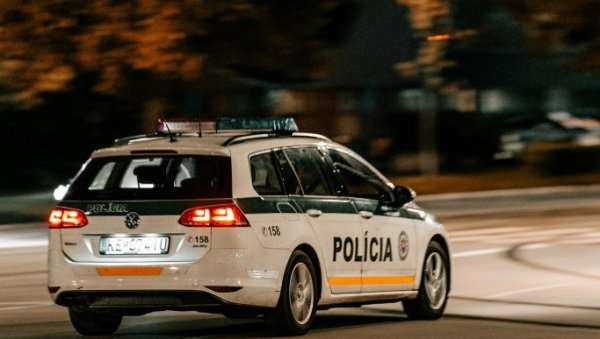 УЧЕНИК УБИО НАСТАВНИЦУ НОЖЕМ, ДРУГУ РАНИО... Хорор у Словачкој у основној школи!