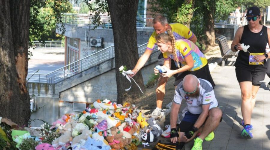 Učesnici ulične trke u Kraljevu odali počast nastradaloj devojčici