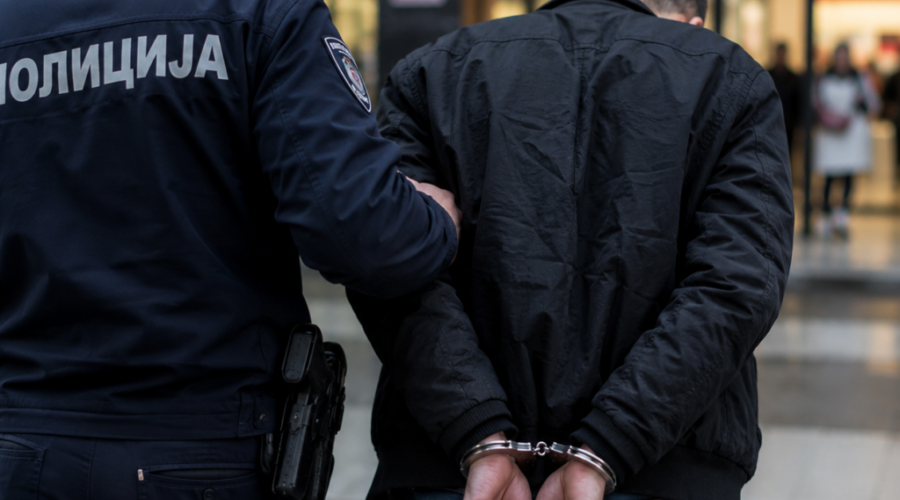 Uhapšen Nišlija zbog razbojništva: Muškarca tukao u parku, pa mu oteo telefon i novac