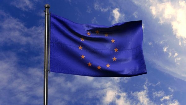 УРСУЛА ФОН ДЕР ЛАЈЕН ПРЕУЗИМА РЕСОР КАЈИ КАЛАС? Реформа која се спрема у Европској унији, прети опстанку места шефице дипломатије УРСУЛА ФОН ДЕР ЛАЈЕН ПРЕУЗИМА РЕСОР КАЈИ КАЛАС? Реформа која се спрема у Европској унији, прети опстанку места шефице дипломатије