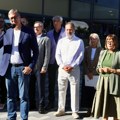 "Uskoro ćemo saopštiti visinu povećanja penzija!" Vučić najavio nove puteve u Odžacima: Obišao radove na putu Bački Brestovac…