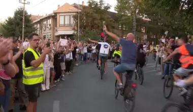 Uz vatromet i gromoglasni aplauz građani Vršca i Valjeva dočekali studente bicikliste, ulicama odzvanja: “Pumpaj” i “Studenti pobeđuju” VIDEO