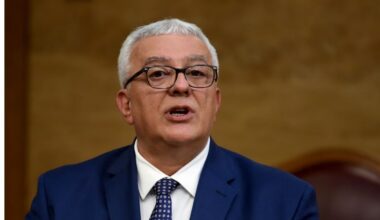 VANREDNA SEDNICA 24. SEPTEMBRA: Poslanici će odlučivati o inicijativi za smenu Andrije Mandića zbog Ratka Mladića!