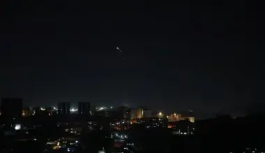 VIDEO Amerikanci potopili iranski tanker, Teheran žestoko uzvratio: 20 balističkih raketa poletelo ka Jordanu