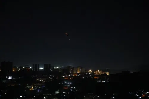 VIDEO Amerikanci potopili iranski tanker, Teheran žestoko uzvratio: 20 balističkih raketa poletelo ka Jordanu