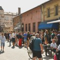 VIDEO Građani se okupili ispred Skupštine u Nišu: Studenti tvrde da opštinski overivači odbijaju da overe potpise za njihovu…
