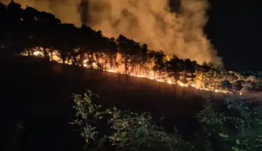 VIDEO Novi požar na Braču dok se vatrogasci još bore sa prethodnim: Vatra buknula iznad Bola