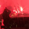 (VIDEO) "Sve je jasno - 25. oktobra studenti pobeđuju": Biciklisti stigli u Novi Sad, dočekali ih uz baklje i bele balone