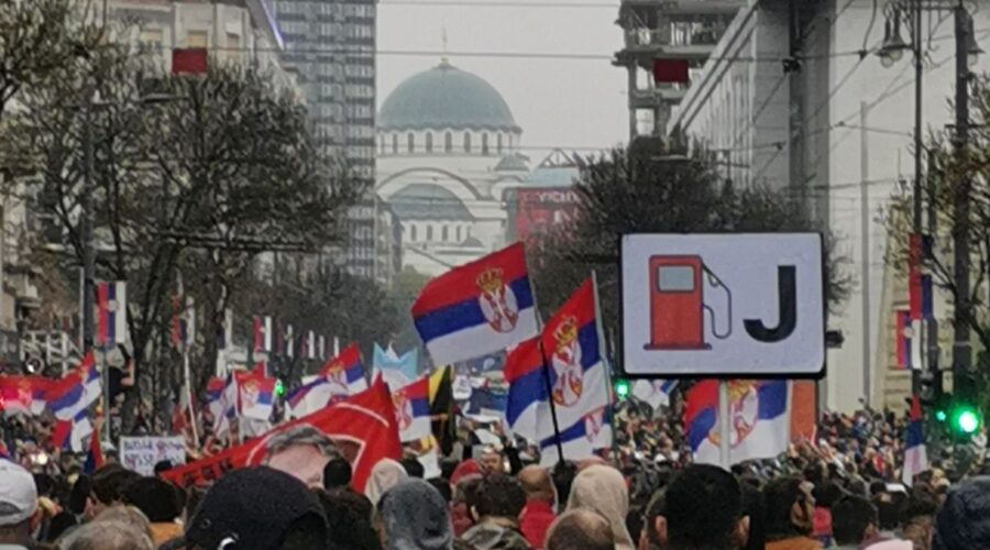 VJT IMA SVOJU VERZIJU DEŠAVANJA 15. MARTA: Nije bilo „zvučnog topa“, već panične lančane reakcije građana!